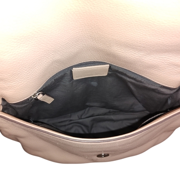 Marc Jacobs Tan Leather Large Crossbody Bag with Adjustable Strap - Picture 5 of 7